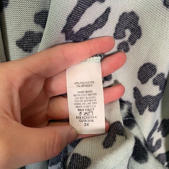 Story Teller Cheetah Cardigan Size 3x - Picture 4 of 4